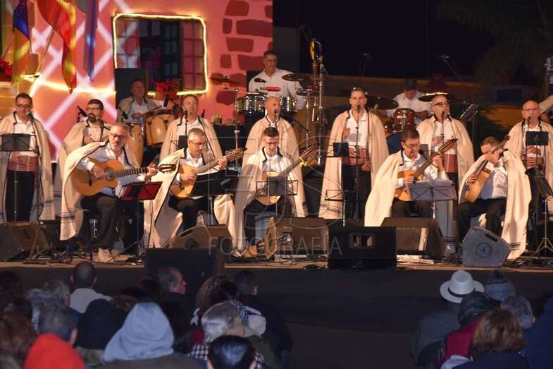 El grupo Los Sabandeños estuvo las pasadas navidades en Telde cantando en la plaza de San juan (Foto TA)